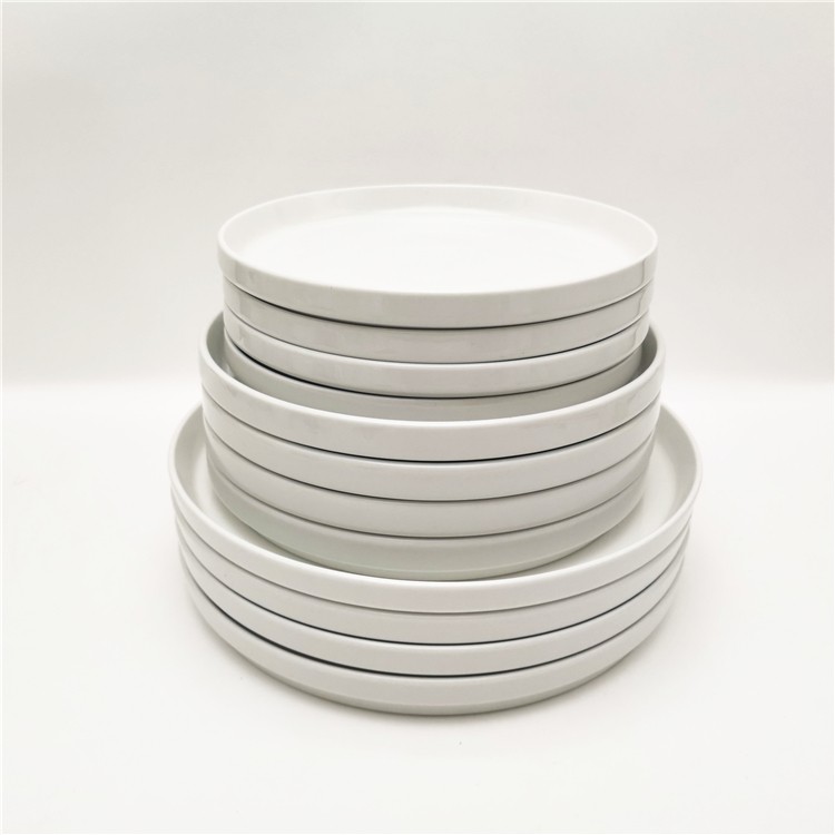 stackable dinner plates.jpg