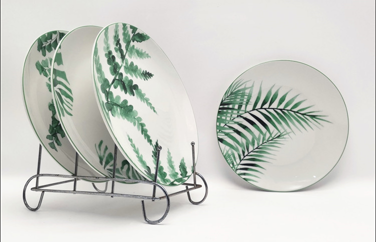 green leaves design plates.png