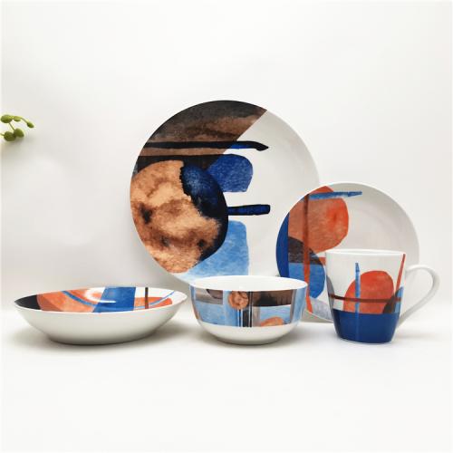 Discover the Elegance of Our Fine Porcelain Dinnerware Set!